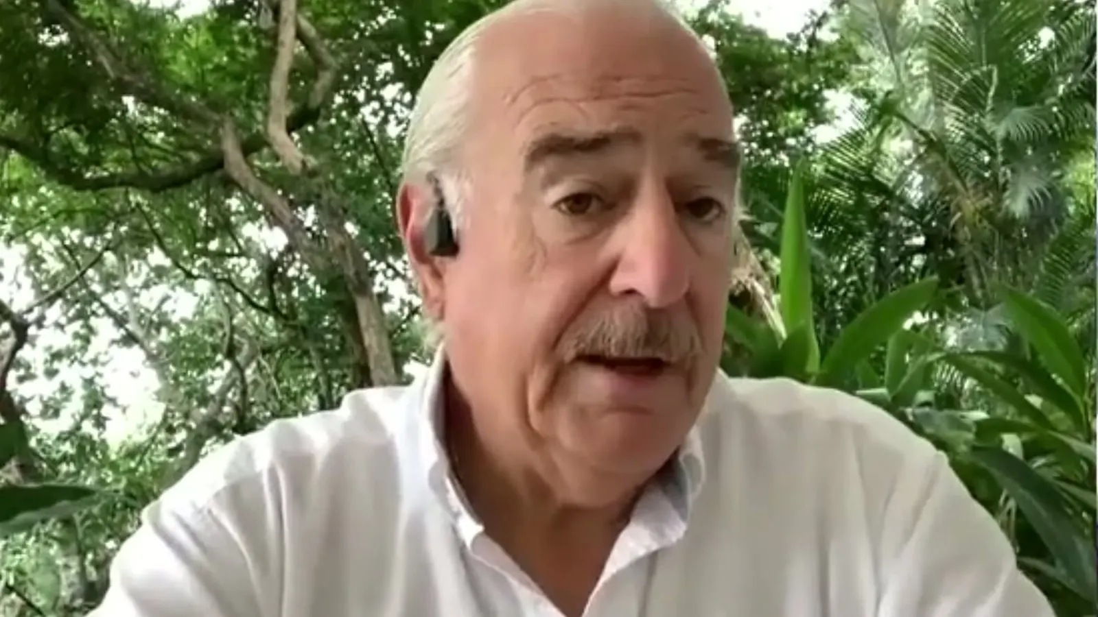 Andrés Pastrana on a Learn From Leaders call